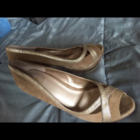 Isola Nude Platform Pump Heel - 8.5 - Picture 2 of 2